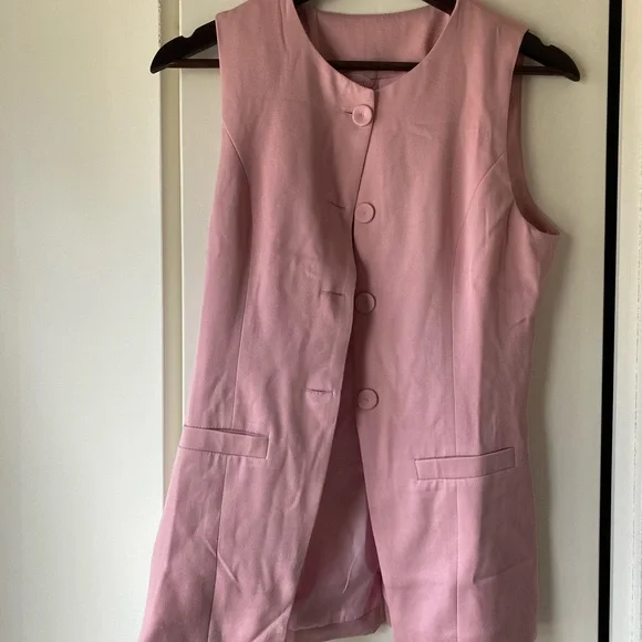 Pink Sleeveless Button-Up Vest - Picture 4 of 5